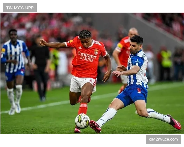 波尔图前锋加莱诺突破犀利，成进攻爆点